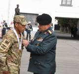 Ejército condecora y otorga beca al soldado que logró una hazaña en Colombia