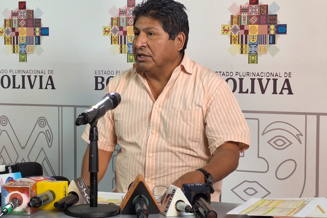 Defensa Civil reporta tres incendios, los bomberos de las FFAA están movilizados