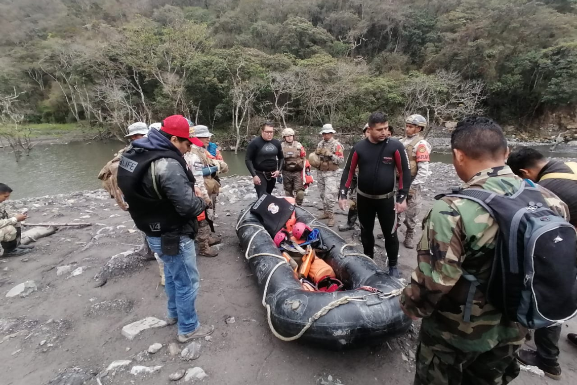 Ministro Novillo expresa condolencias a familias de fallecidos en riada