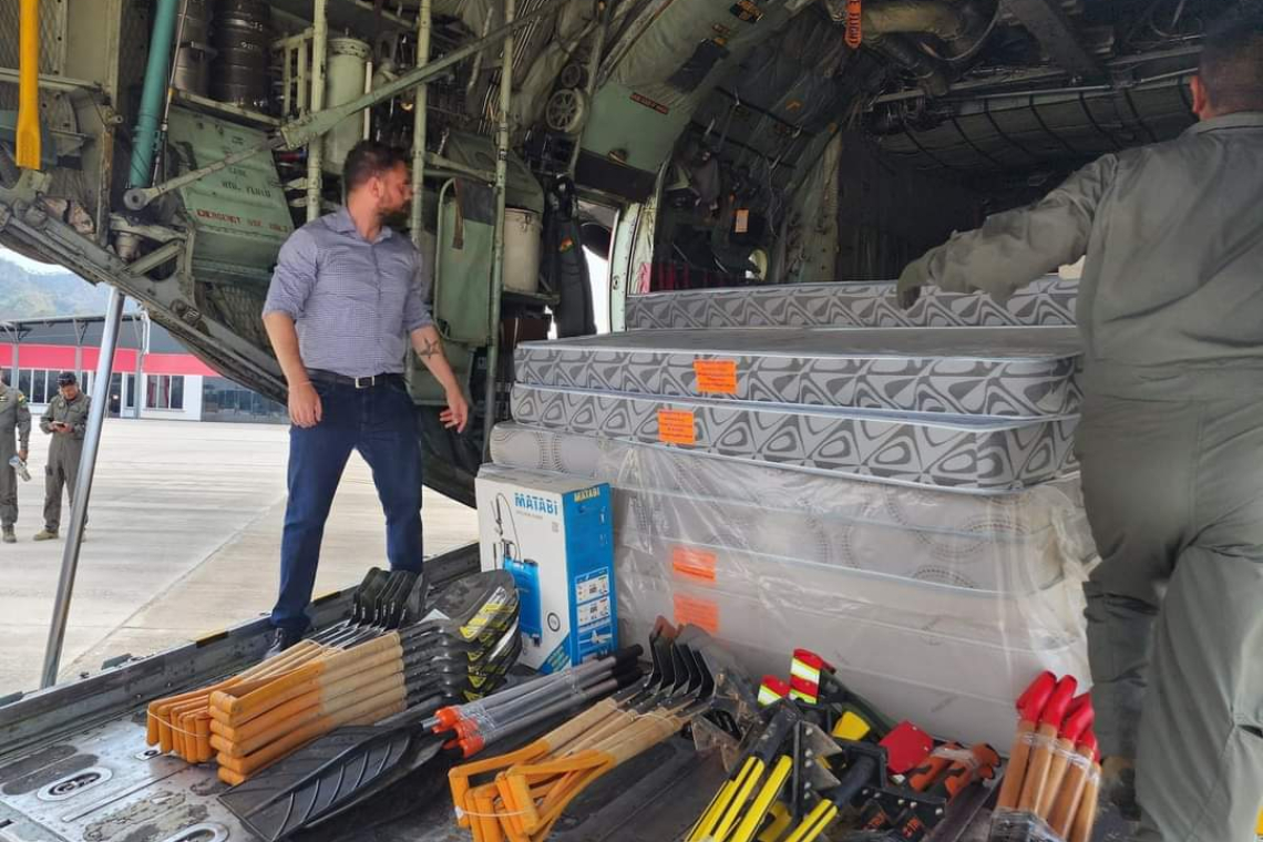 Gobierno refuerza capacidad operativa para sofocar incendios en La Paz y Beni