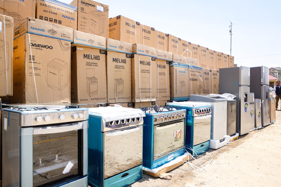 Allanan vivienda en El Alto y hallan electrodomésticos chinos de contrabando