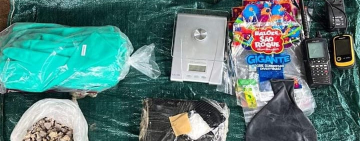 En el Chapare desmantelan 26 factorías, hallan armas de fuego, cocaína y $us 15.000