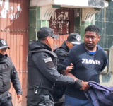 Justicia encarcela a dos sujetos que brutalmente golpearon a un policía