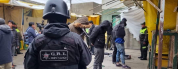 La Policía arresta a indocumentados, armas y objetos robados