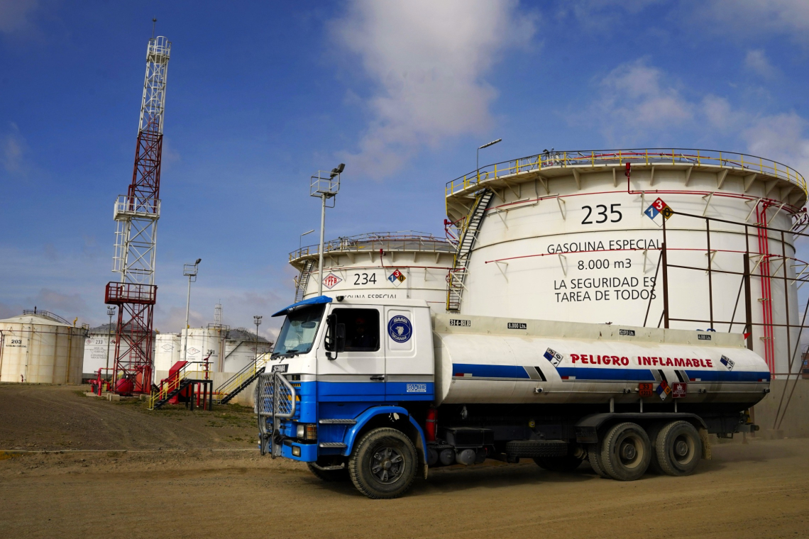 YPFB aumenta en 4,3% venta de gasolina y diésel a sectores productivos y de servicios