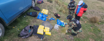 Interceptan dos vehículos con 58,5 kilos de cocaína en la ruta La Paz - Desaguadero 