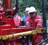 Consultora evaluará campos petroleros para implementar métodos de recuperación mejorada