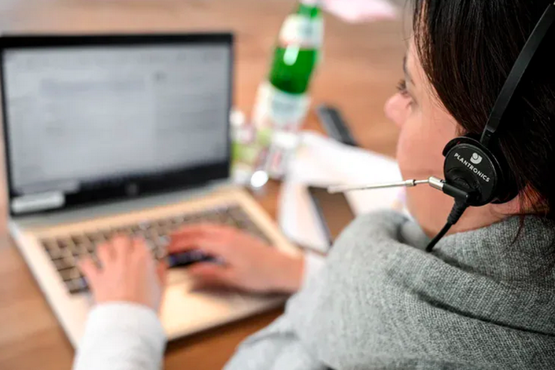 Faltan programadores, pero también camareros, profesores o conductores: los trabajos más demandados en España, según el SEPE