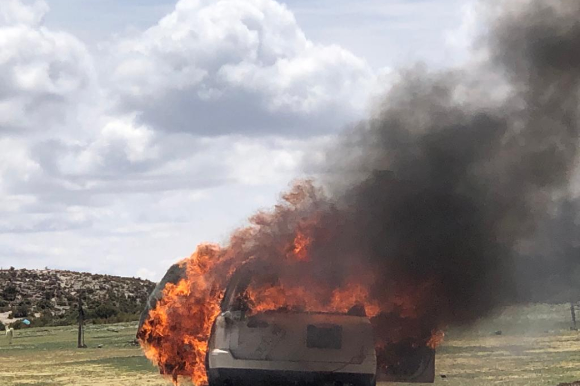 CEO-LCC incineran vehículos “chutos”, recuperan combustible y comisan harina