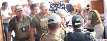 Policía registra y secuestra documentación de la Gobernación cruceña por robo de computadoras