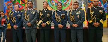Presidente posesiona al Comando en Jefe de las FFAA respetando la institucionalidad