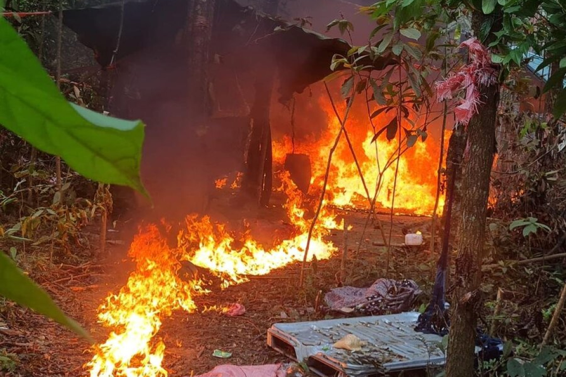 Incineran 25 fábricas móviles de cocaína en sindicatos que por 16 años impidieron el trabajo antinarcótico en Villa Tunari