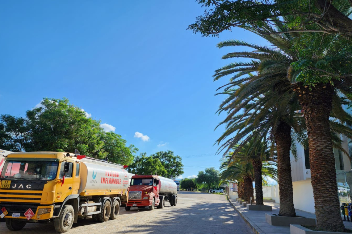 YPFB logra ingresar al país 400 cisternas y atender sobredemanda en Santa Cruz