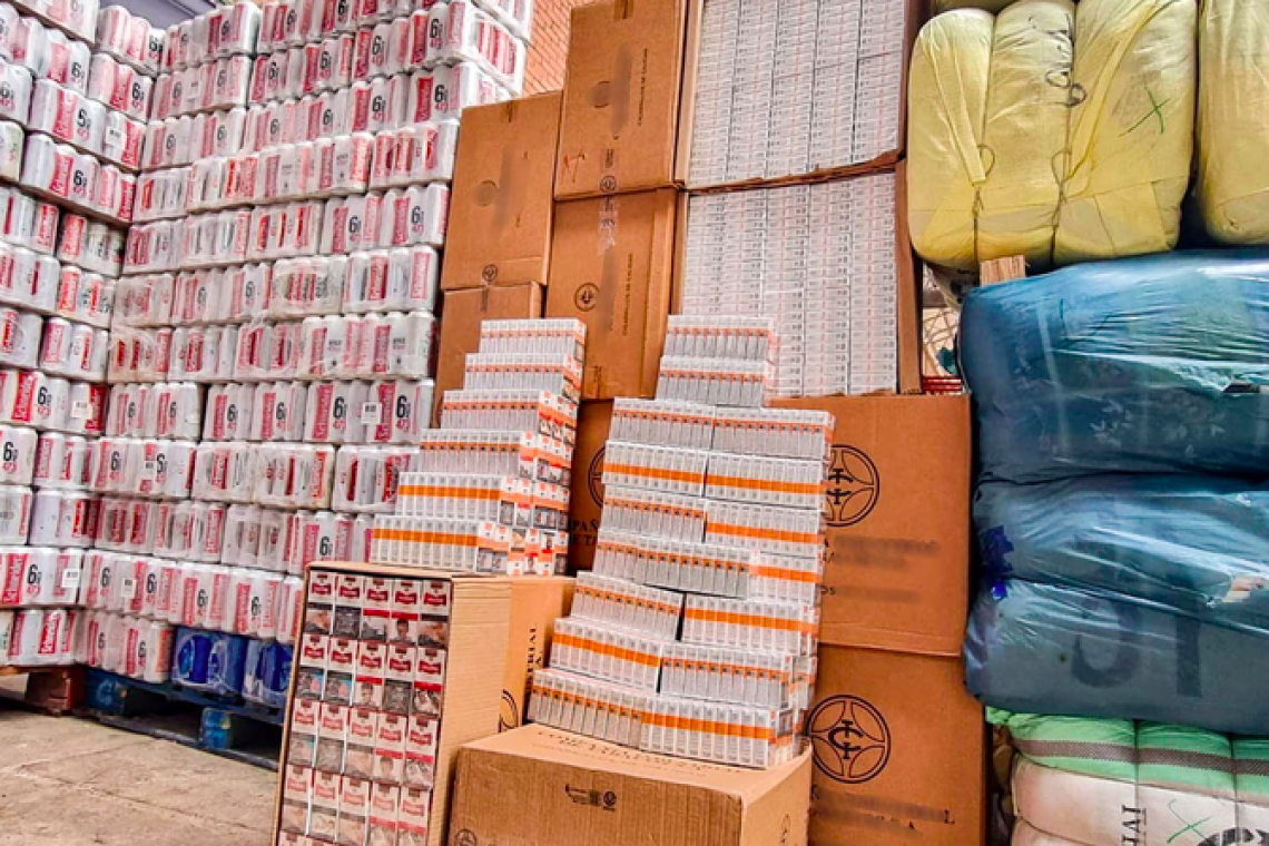 Más de 40 toneladas de espumas, bebidas, cigarrillo y ropa usada fueron comisadas en durante el Carnaval de Oruro 