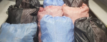 Armada Boliviana comisa ropa usada de contrabando en Suticollo