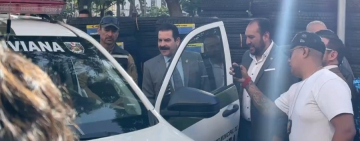 Fortalecen a la Policía con la entrega de camionetas y equipamiento valuado en más de Bs 2 millones