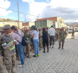 FFAA recibe afecto por su trabajo en zonas afectadas por riadas