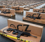 Gobierno fortalece la lucha antidroga con helicópteros y armas