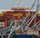 Un barco impactó contra el puente Francis Scott Key que se desplomó en Baltimore: buscan al menos a siete desaparecidos en el agua