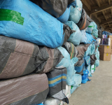 Aduana comisa fardos de ropa usada y televisores sin documentación