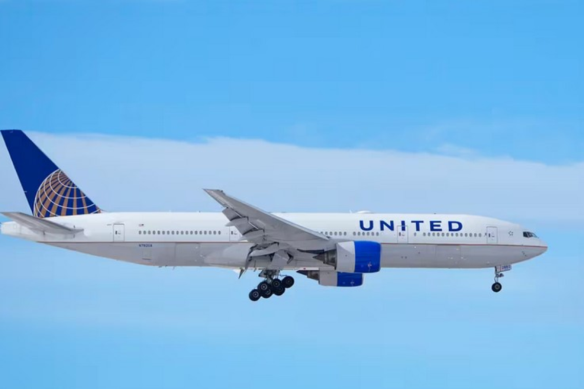 Se desbordó el inodoro de un Boeing 777 en pleno vuelo y el olor obligó al comandante a regresar al aeropuerto de origen