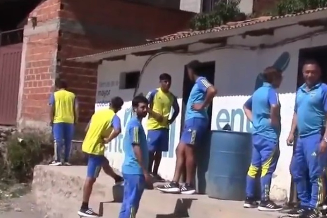 Boca en las 4X4 rumbo a Potosí: oxígeno, señal satelital y parada técnica en un pueblito