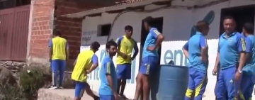 Boca en las 4X4 rumbo a Potosí: oxígeno, señal satelital y parada técnica en un pueblito