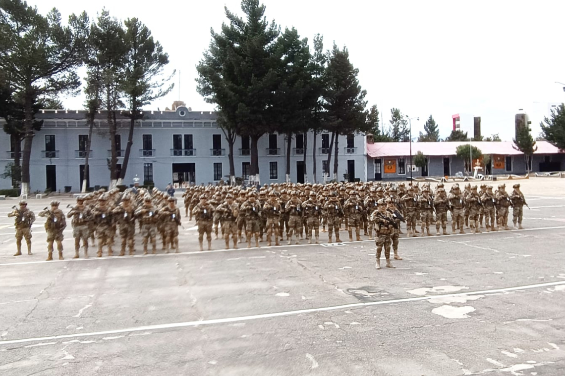 Clausuran curso de inducción, 400 militares reforzaran la lucha contra el contrabando