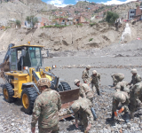 Defensa Civil y FFAA amplían estabilización en Barrio Minero de La Paz