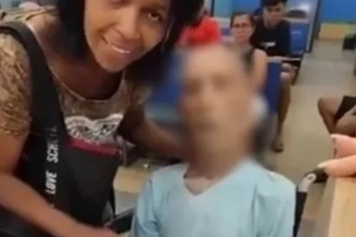 Una mujer llevó el cadáver de su tío al banco para retirar dinero: la descubrieron, la filmaron y fue arrestada