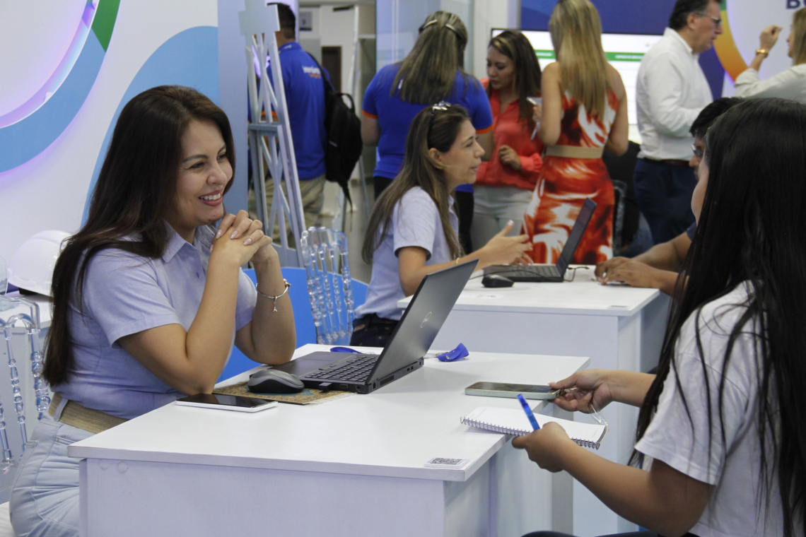 YPFB mueve USD 300 MM en procesos de contratación en la feria "Puertas Abiertas" 2024 