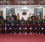 El Ejército Boliviano recibe a agregados de Defensa y Militares de países amigos