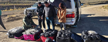 En carretera Potosí-Tarija caen tres personas con 165 kilos de marihuana