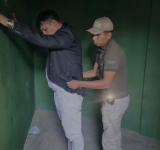 Aduana denuncia a sujeto que intentó suplantar funciones para recuperar un auto incautado