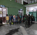 Utilizan a menores de edad para robar mineral en Huanuni