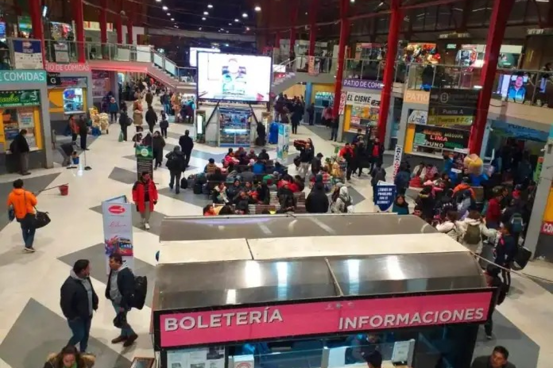 Defensoría amplía horario de atención para la entrega de permisos de viaje en terminales terrestres