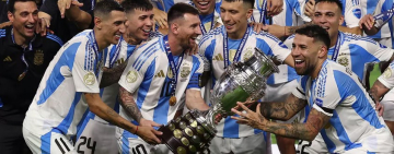 La intimidad de los festejos de Argentina campeón: la sugestiva frase de De Paul, el baile de Garnacho y la broma de Otamendi a Messi