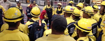 Más de 60 bomberos y expertos en incendios forestales de Venezuela arribarán al mediodía a Santa Cruz