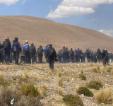 Evistas y arcistas se enfrentan en Vila Vila con el uso de piedras y explosivos