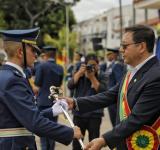 En su 101 aniversario la FAB entrega a la sociedad a nuevos oficiales y sargentos