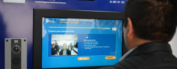 Gobierno inaugura sistema ED-10, equipos que emitirán cedulas y licencias