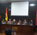 Zulma Yugar recibe el cariño de su pueblo en entrega de su libro a Bolivia desde el alma