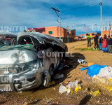 Trece muertos en choque entre un camión y un minibús en el tramo La Paz-Oruro