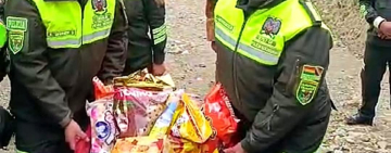 Familias necesitadas reciben ayuda humanitaria de unidades policiales