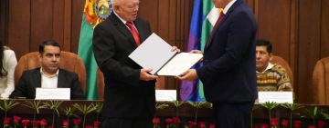 TSE entrega credenciales a 19 nuevas autoridades judiciales y les pide trabajar con equidad y sin presiones políticas o económicas 