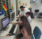 Contribuyentes resaltan los servicios que brindan los “Kioscos Tributarios” en Cochabamba 