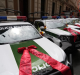 Gobernación equipa a la Policía de La Paz con un carro mata fuegos y patrullas
