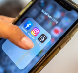 Estas son las aplicaciones más invasivas que tienes en el celular: qué datos recopilan y qué hacen con ellos