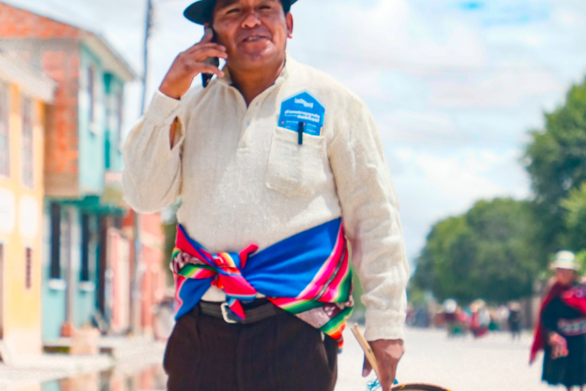 Presidente Luis Arce inaugura moderna estación radio base en Quillacas