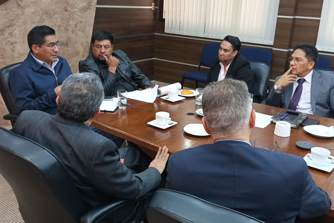 Gobierno-empresarios llega a tres puntos de acuerdo en caso de la Ley 1613